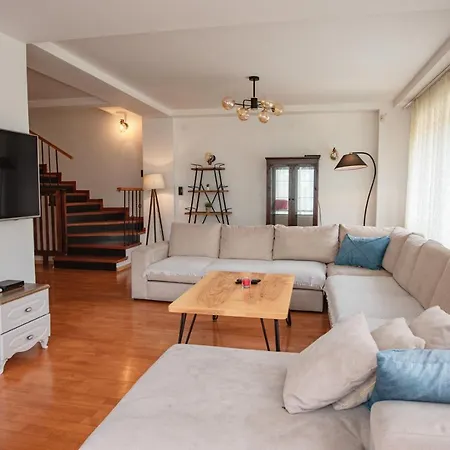 فيلة Lux House With Own Parking In