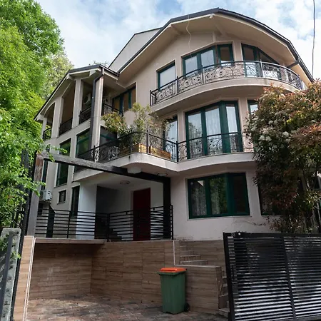 Lux House With Own Parking In